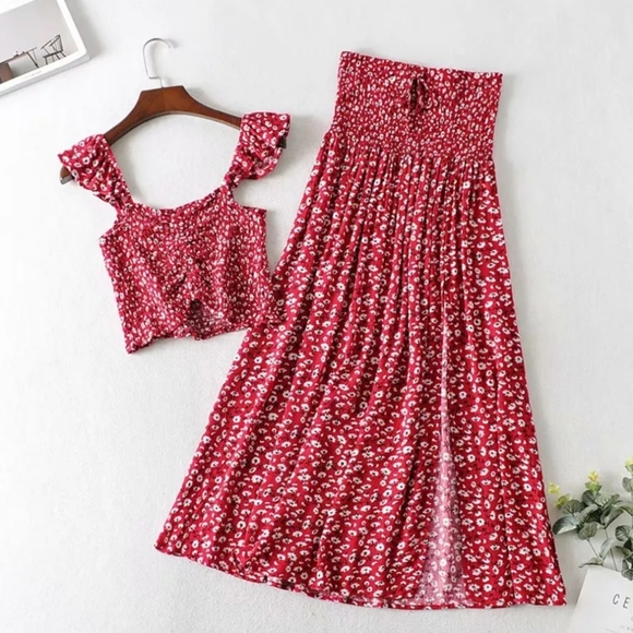 ×2 Red Floral Cotton Midi Skirt and Flutter Sleeve Top Set - Picture 3 of 13